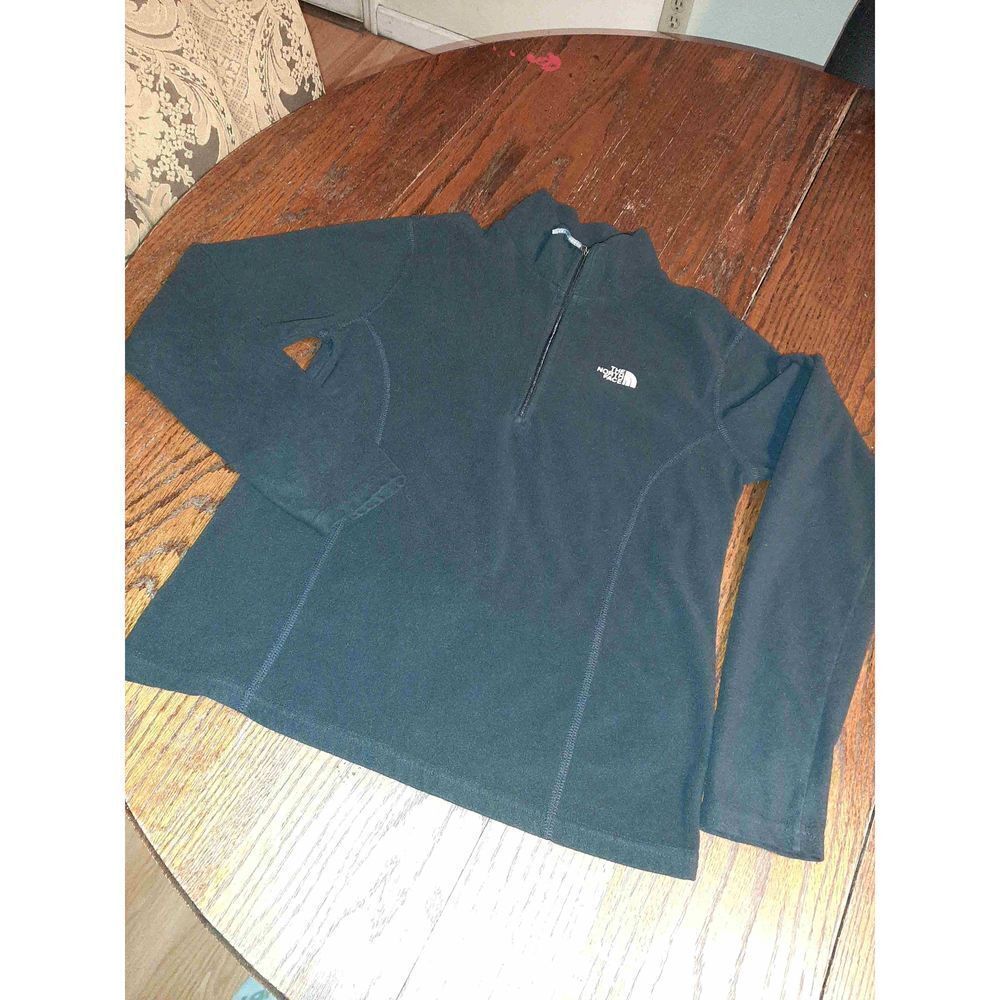 Girls XL North Face 1/4 Zip Black Pullover TKA100